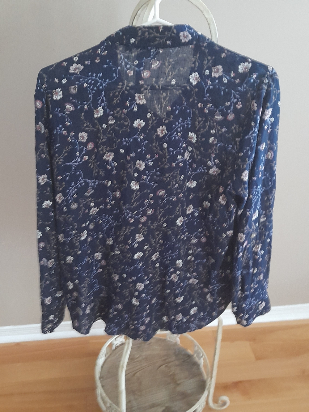 Reitmans Navy Cottin/Linen Blend Floral Button-Down Blouse - Picture 2 of 5